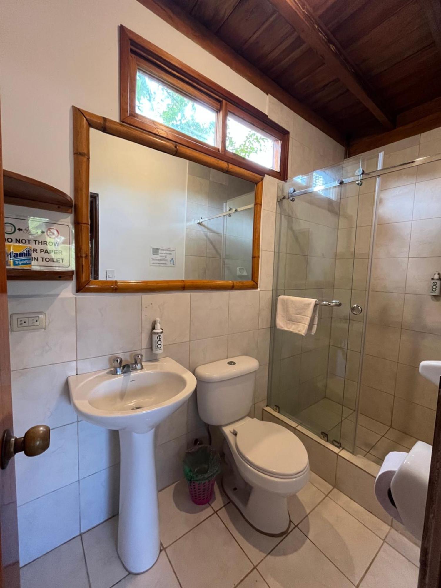 Victor Hugo Hotel Puerto López Kültér fotó